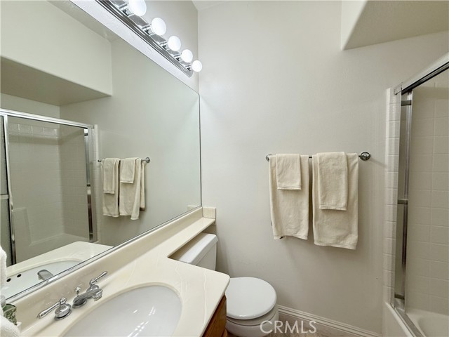 48 Hawksmoor, Aliso Viejo CA: https://media.crmls.org/medias/46108928-9f73-490c-85ef-58f62660c56d.jpg