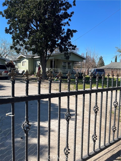 Detail Gallery Image 2 of 11 For 6507 Shaffer, Winton,  CA 95388 - 4 Beds | 1 Baths