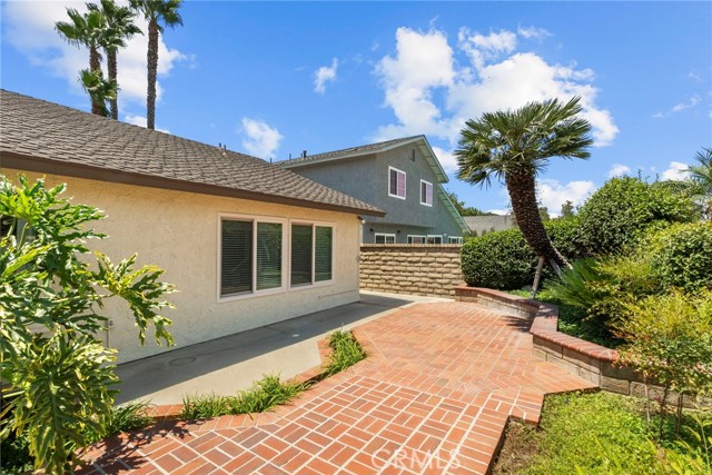 25530 Meadow Mont Street, Valencia CA: https://media.crmls.org/medias/46121049-56fb-44ad-a61f-e76b04ae4831.jpg