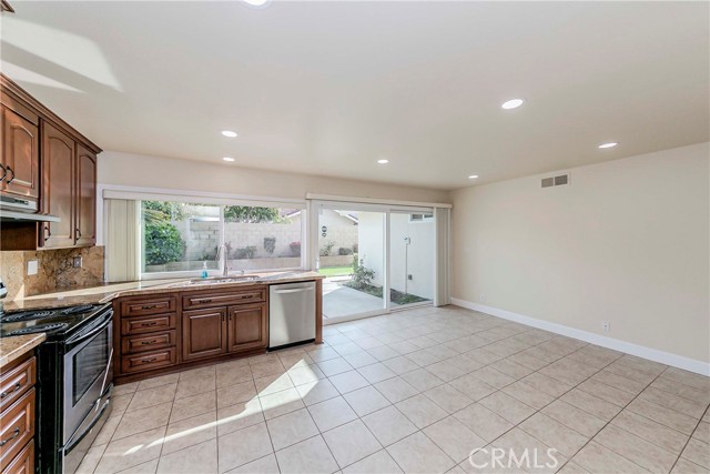 Detail Gallery Image 8 of 24 For 17502 De Oro Ct, Cerritos,  CA 90703 - 3 Beds | 2 Baths
