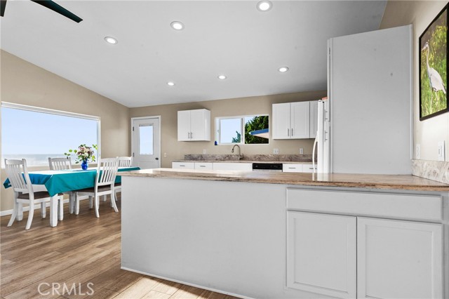 Image 34 of 57 For 3302 Beachcomber Dr.