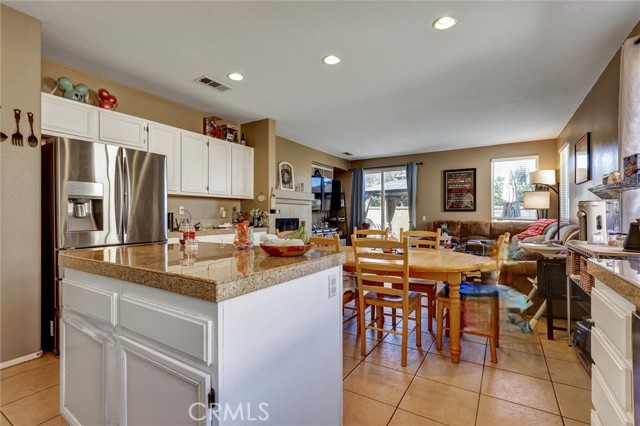 27727 Hollyoak Way, Menifee CA: https://media.crmls.org/medias/4613c11b-5897-4047-bb27-7a3a7d09de93.jpg