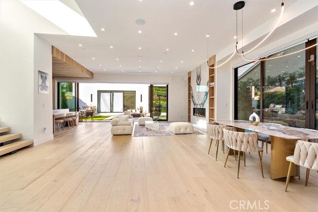 Detail Gallery Image 7 of 44 For 5347 Natick Ave, Sherman Oaks,  CA 91411 - 5 Beds | 5/1 Baths