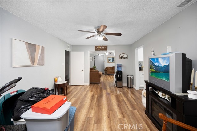 1118 Kwis Avenue, Hacienda Heights CA: https://media.crmls.org/medias/4614c64b-e478-48fc-b5df-643f2a335ba3.jpg