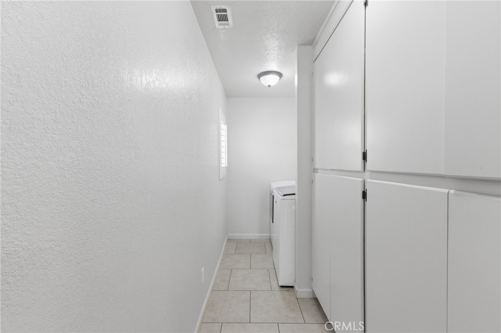 https://media.crmls.org/medias/46150e00-3b6c-4b2d-8184-ba314282c851.jpg?preset=X-Large