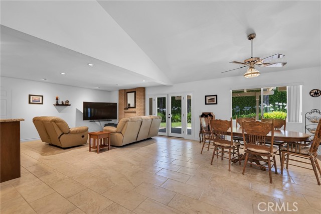 17262 Chase Street, Northridge CA: https://media.crmls.org/medias/4615870d-7302-4381-86eb-cdf081732794.jpg