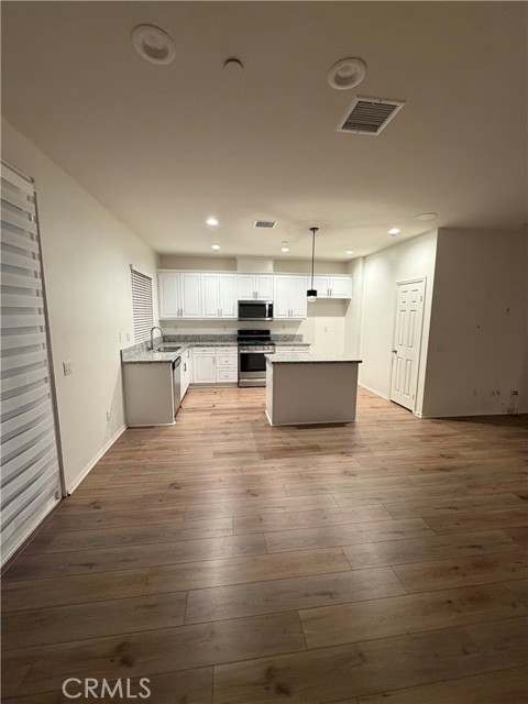 Detail Gallery Image 3 of 13 For 11415 Ferro, Victorville,  CA 92392 - 4 Beds | 2 Baths