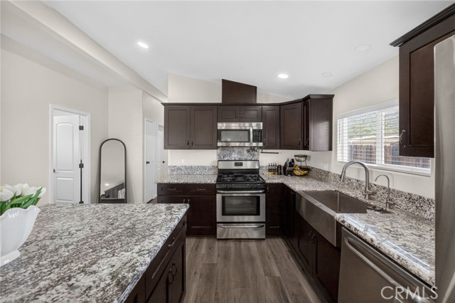 Detail Gallery Image 8 of 54 For 34653 the Farm Rd, Wildomar,  CA 92595 - 3 Beds | 2 Baths