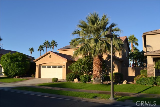 Detail Gallery Image 3 of 75 For 43247 Fiore St, Indio,  CA 92203 - 5 Beds | 2/1 Baths