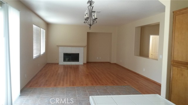 Detail Gallery Image 8 of 16 For 6022 Larry Dean, Corona,  CA 92880 - 5 Beds | 4/1 Baths