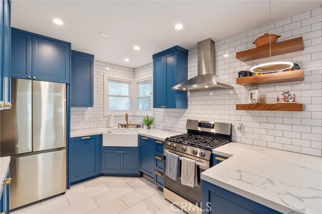 Detail Gallery Image 8 of 23 For 235 Termino Ave #1,  Long Beach,  CA 90803 - 2 Beds | 1 Baths