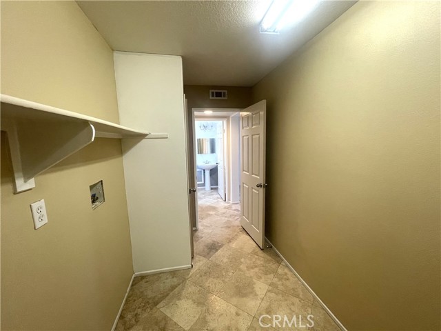 Detail Gallery Image 9 of 23 For 14782 Aloe Rd, Victorville,  CA 92394 - 4 Beds | 2/1 Baths