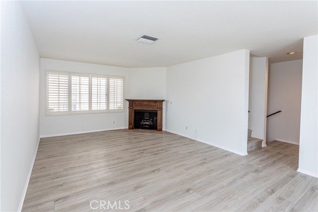 Detail Gallery Image 1 of 1 For 7658 Topanga Canyon Bld #101,  Canoga Park,  CA 91304 - 2 Beds | 2/1 Baths