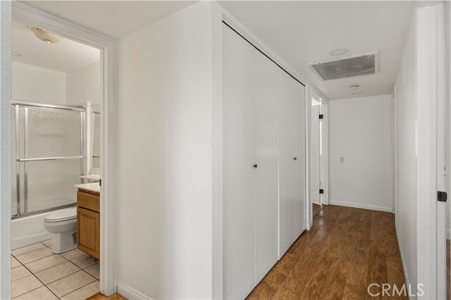 Image 12 of 37 For 21931 Rimhurst  117