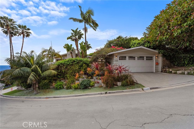 Detail Gallery Image 2 of 37 For 1165 Skyline Dr, Laguna Beach,  CA 92651 - 3 Beds | 3 Baths