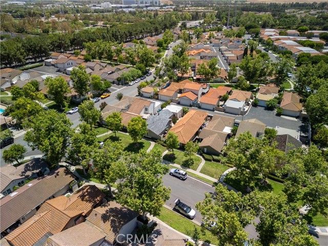 10 Windrow, Irvine CA: https://media.crmls.org/medias/46198ba1-3098-4a46-bf64-ad62d15b08f4.jpg