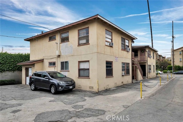 7224 Hazeltine Avenue, Van Nuys CA: https://media.crmls.org/medias/461a59fe-3f5f-43f9-a7f6-8178c95af3c7.jpg