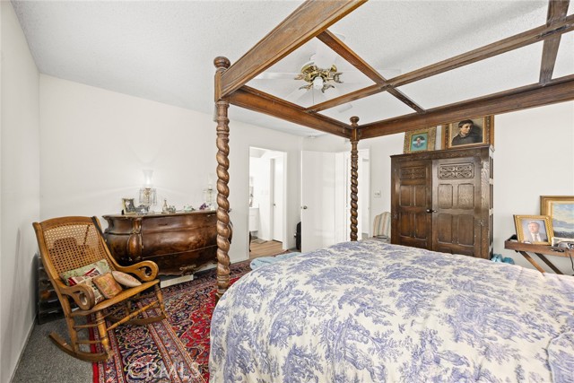 242 N Orange Grove Boulevard, Pasadena CA: https://media.crmls.org/medias/461b1e0f-6797-4a62-b467-055682dcd8be.jpg