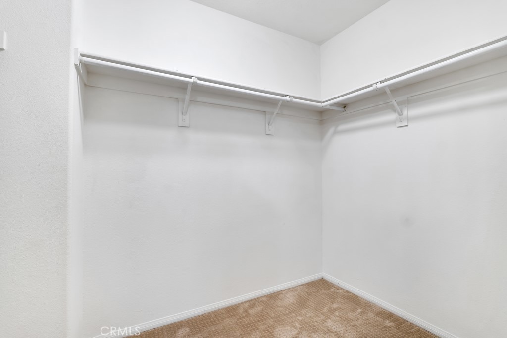 https://media.crmls.org/medias/461b7e76-5e67-4bde-8dbf-c0db7bd534a5.jpg?preset=X-Large