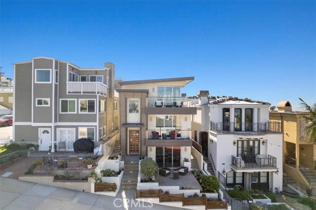 Detail Gallery Image 69 of 75 For 228 31st St, Manhattan Beach,  CA 90266 - 4 Beds | 3/2 Baths