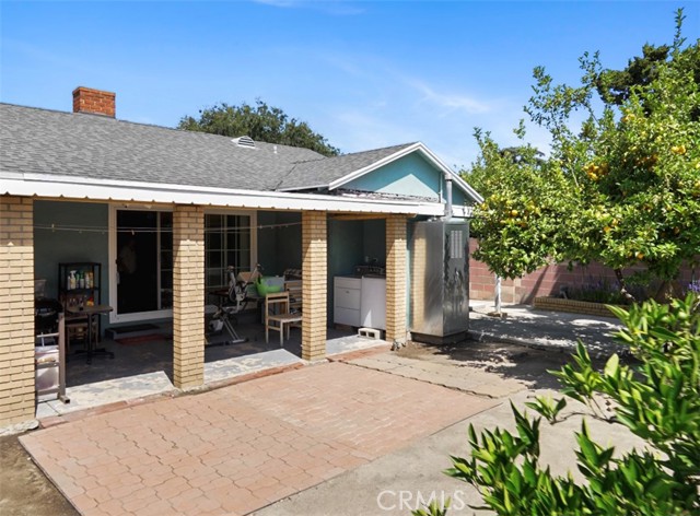 7426 Lemp Avenue, North Hollywood CA: https://media.crmls.org/medias/461c7acb-6d86-4dc4-959d-5524803d43f4.jpg