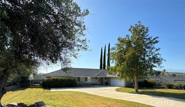 Detail Gallery Image 1 of 49 For 7765 Lakeside Dr, Jurupa Valley,  CA 92509 - 4 Beds | 2/1 Baths