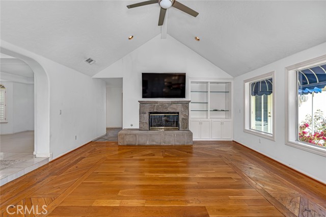 Detail Gallery Image 9 of 44 For 9484 N Woodmont Dr, Fresno,  CA 93720 - 4 Beds | 3 Baths