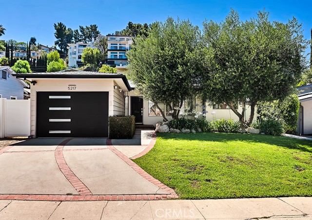 5217 Canoga Avenue, Woodland Hills CA: https://media.crmls.org/medias/461dc31f-6f59-49ac-9b23-514dcd60565b.jpg