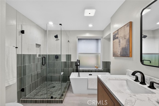 Detail Gallery Image 45 of 61 For 221 via Los Miradores, Redondo Beach,  CA 90277 - 4 Beds | 3/1 Baths