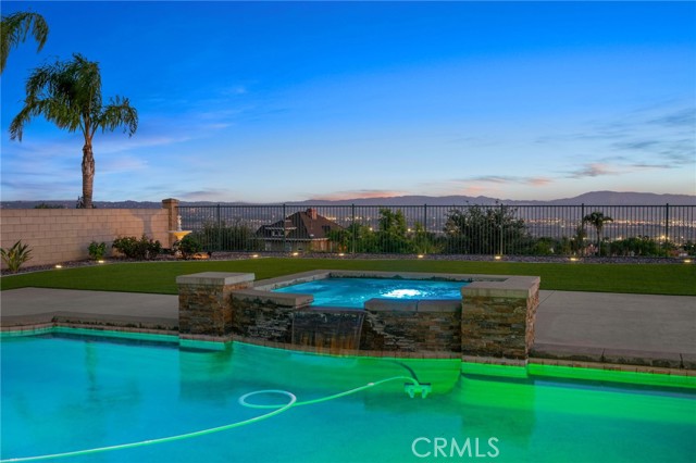 Detail Gallery Image 4 of 39 For 28929 Davis, Highland,  CA 92346 - 4 Beds | 2/1 Baths