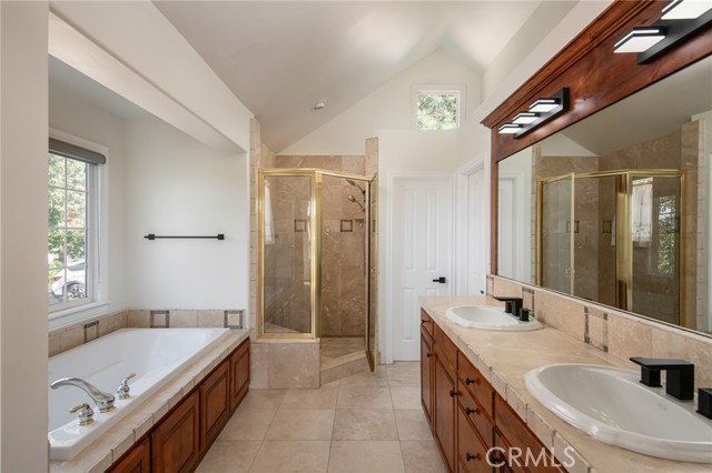 Detail Gallery Image 11 of 25 For 1477 Sequoia Dr, Lake Arrowhead,  CA 92352 - 4 Beds | 2/1 Baths