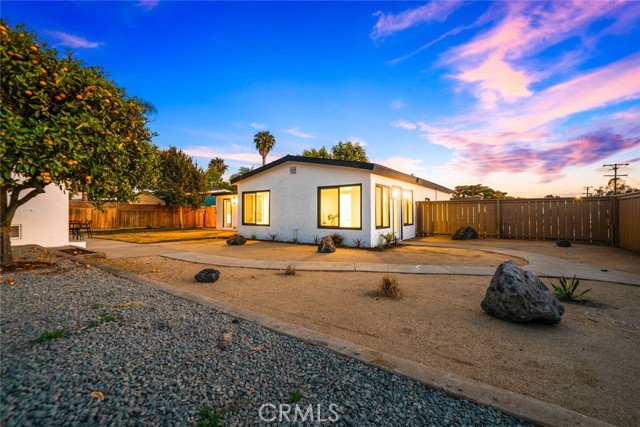 4193 Datcho Drive, San Diego CA: https://media.crmls.org/medias/461e26d6-75c7-4f25-b70f-533481f5089d.jpg