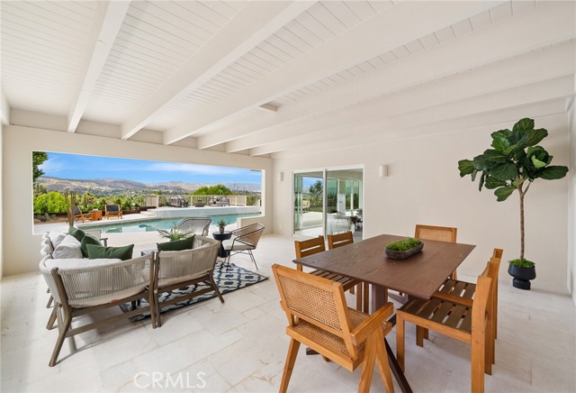 Detail Gallery Image 19 of 25 For 24153 Califa St, Woodland Hills,  CA 91367 - 4 Beds | 3 Baths