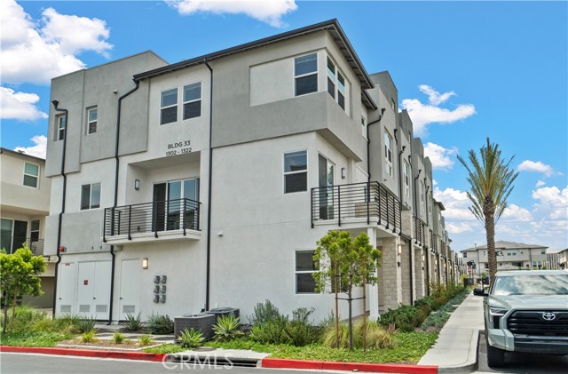 Detail Gallery Image 1 of 43 For 1302 W Bushell St, Anaheim,  CA 92805 - 4 Beds | 3/1 Baths