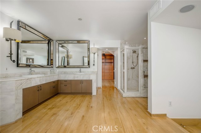 426 Nyes Place, Laguna Beach CA: https://media.crmls.org/medias/461ffad7-c3fb-4ac5-805e-b45e77146897.jpg