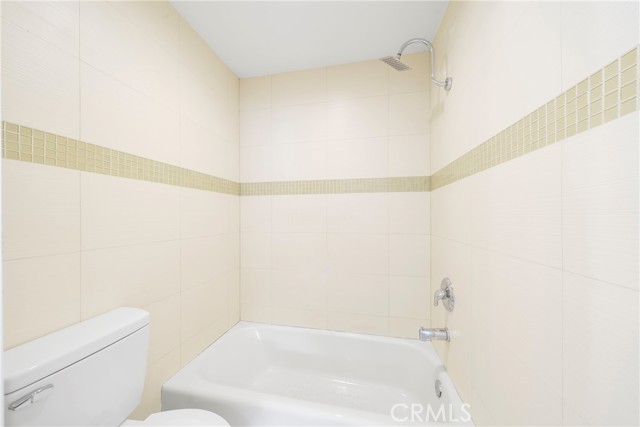957 S Gramercy Drive, Los Angeles CA: https://media.crmls.org/medias/46201c26-7d5e-418c-b972-f7b35274ee60.jpg