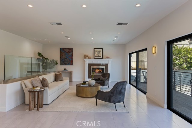 Detail Gallery Image 12 of 62 For 2111 Rimcrest Dr, Glendale,  CA 91207 - 4 Beds | 5 Baths