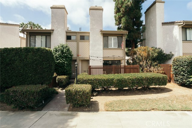 427 S. Broadway, Redondo Beach CA: https://media.crmls.org/medias/4620a872-6575-4338-8e34-4e3da02a9da3.jpg
