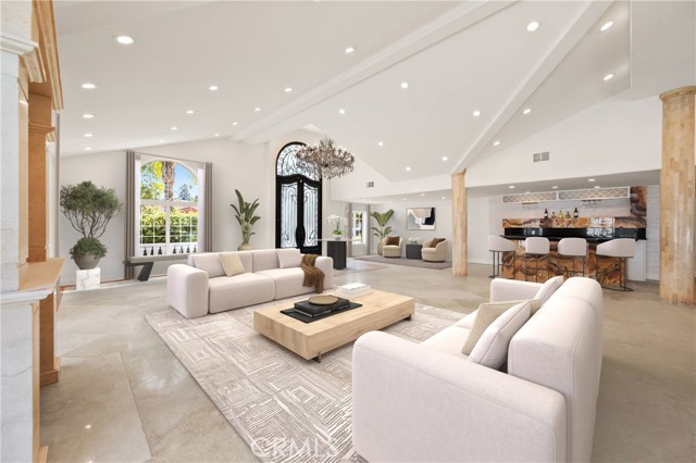 3856 Vista Linda Drive, Encino CA: https://media.crmls.org/medias/46213080-b17a-4483-b84e-76b5e31a3ca1.jpg
