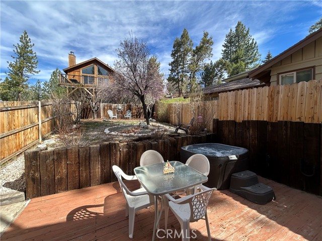 Detail Gallery Image 5 of 28 For 42806 Cougar, Big Bear Lake,  CA 92315 - 2 Beds | 2 Baths