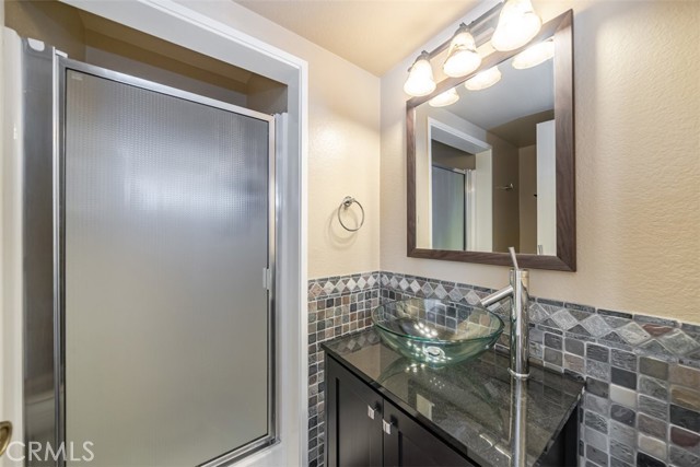 Main level bath with shower