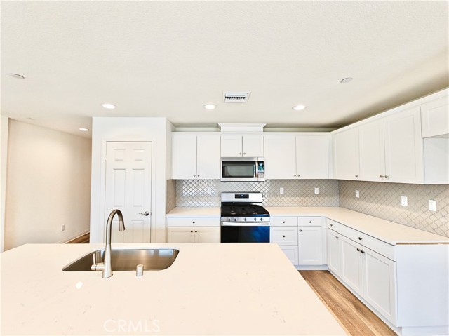 20055 Lemonscent Drive, Riverside CA: https://media.crmls.org/medias/4621e5e4-dfa6-4d7d-b736-61da0ca7b8f1.jpg