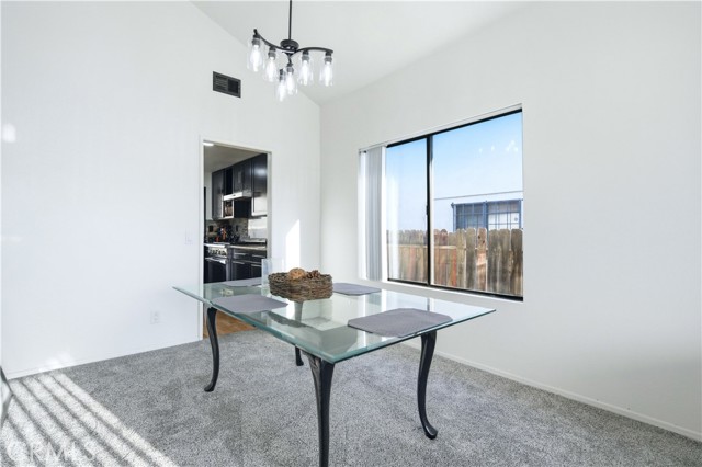 Detail Gallery Image 6 of 42 For 7127 Kempster Ave, Fontana,  CA 92336 - 3 Beds | 2/1 Baths