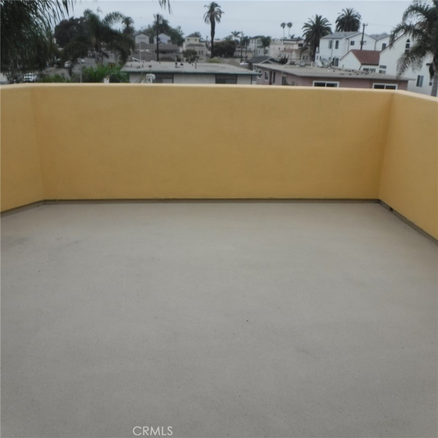 MLS #OC25086338 img 2