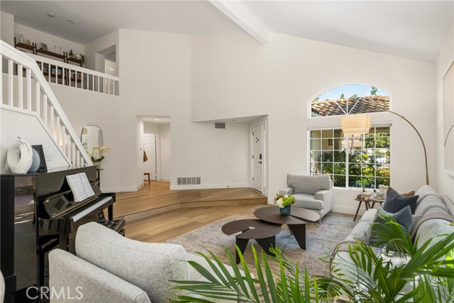 5 Bergamo, Irvine CA: https://media.crmls.org/medias/46230490-edaf-4a7a-8341-86df52032278.jpg
