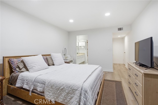 Detail Gallery Image 19 of 33 For 222 N Rose #8,  Burbank,  CA 91505 - 2 Beds | 2 Baths