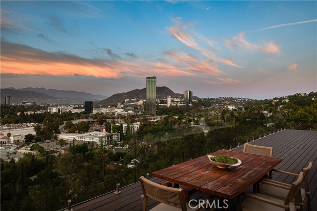 Detail Gallery Image 46 of 46 For 11039 Wrightwood Pl, Studio City,  CA 91604 - 3 Beds | 3 Baths