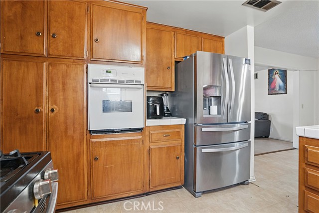 260 E Whittier Avenue, Hemet CA: https://media.crmls.org/medias/4624dadb-47af-45a8-b3e5-36b468edc013.jpg