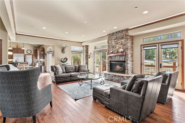 858 Fox Tower Way, Big Bear Lake CA: https://media.crmls.org/medias/4624eb56-e23b-42fb-a824-e0f81b95df37.jpg
