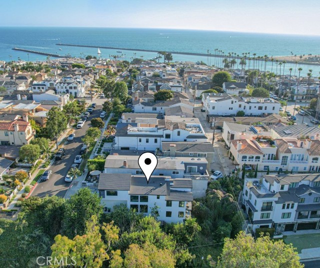 Detail Gallery Image 12 of 14 For 319 Heliotrope Ave #1/2,  Corona Del Mar,  CA 92625 - 2 Beds | 2 Baths